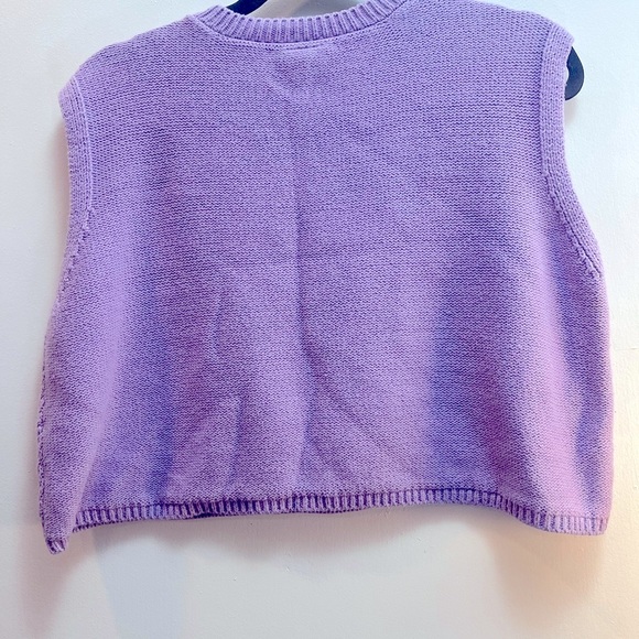 Lavender Sleeveless Knit Sweater - Picture 2 of 4